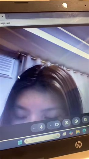 Blackbox.Ai Philippines on Instagram: "AWARD!! WAIT LANG! Basahin mo muna yung caption ko! 🛑🤯 Coding pero parang cheat code?? Describe → may working code agad Screenshot → UI na Messy code → malinis + explained Any language. FREE. Student-friendly. Main character dev energy ⚡ 👉 www.blackbox.ai #StudentCoder #CollegeLife #CodingStudent #BlackboxAI #GenZCoder"