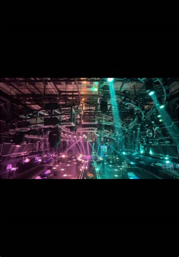 Chuẩn bị cho buổi tối tại INFINITY Club