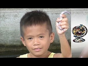 Rampant Child Poverty In The Philippines' Capital (2002)