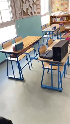 A clean classroom is a happy classroom! ✨ Year 4 are doing their part to keep their classroom clean and to show that they care about the learning environment. At CIS we teach students that taking responsibility for our own mess is not only an act of kindness, but also a sign of maturity as it makes life easier for our dedicated cleaning staff. 🫧🧽 #SmallActsOfKindnessCanMakeABigDifference #CleanClassroom #Responsibility #Teamwork | CIS International School of Tunis