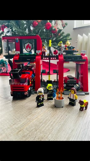 Lego City, Fire Station with Fire Engine #lego #legocity #firestation #chrismasgift #legolove