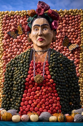 Pumpkin festival near Berlin celebrates powerful women with stunning carvings