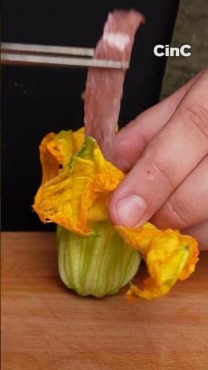 Fiori di zucca ripieni: semplice e delizioso!