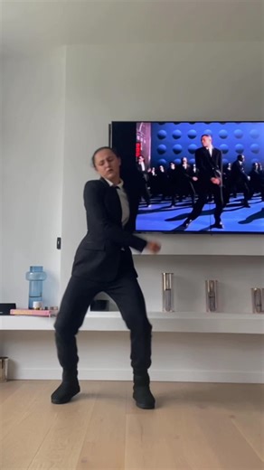 Réponse à @AlsinaKenzie M.I.B daance ✔️ @Will Smith #tvdancecover #meninblack #mib #tvdance #danse #willsmith