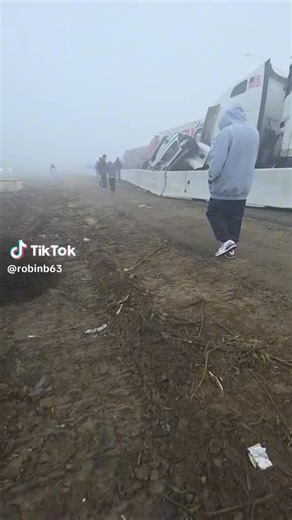 🚨 TRAFFIC ALERT – HWY 99 🚨 A massive multi-vehicle collision involving more than 90 cars has occurred on Highway 99 near Avenue 24 amid heavy fog conditions. 🚧 Both northbound and southbound lanes are currently CLOSED 🚔 Emergency crews are on scene 🚑 Expect significant delays and detours ⚠️ If you are traveling in the area, please avoid Hwy 99 and use alternate routes. Visibility is extremely limited—slow down, use headlights, and stay safe. Our thoughts are with everyone affected. We’ll sh