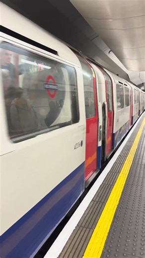 London Underground Bakerloo line approaching Oxford Circus