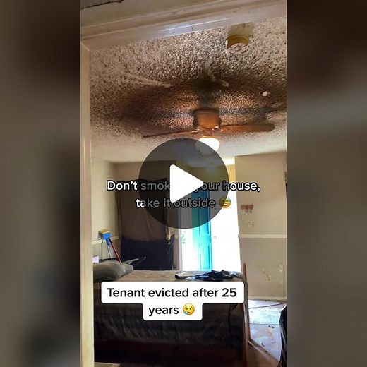 Today we’re trashing out an apartment that was lived/smoked in for 25 YEARS!! Really crazy to see. #Totinos425 #cleantok #clean #biohazard #biohazardcleanup #organize