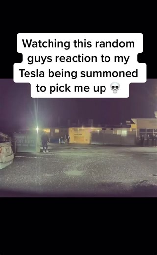 I love seeing people’s reaction to my Tesla @amplifybycarlos #tesla #fullselfdriving #autopilot