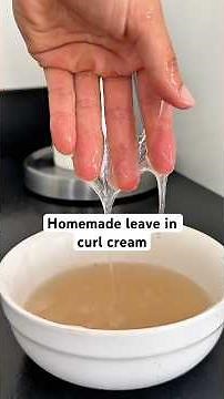 Homemade leave in curl cream for the win !! Recipe below :) #curlyhairroutine #flaxseedgel