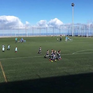 3.6M views · 16K reactions | Ojalá todos los partidos de fútbol base nos dejaran gestos tan bonitos como este... | El Larguero | Facebook