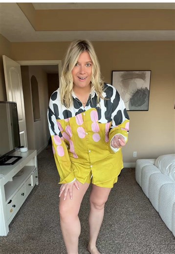 The perfect geometric set! #geometricset #twopieceset #womensfashion #womensclothing #tiktokshopspringglowup