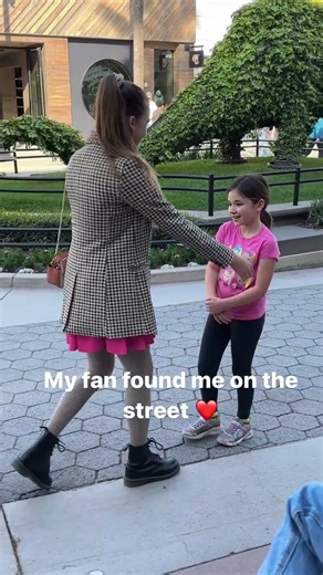 Karolina Protsenko (14 yrs) - Meets a girl who is a fan on the Promenade after concert (03-30-23)