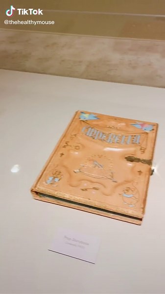 The original Snow White, Cinderella and Sleeping Beauty storybooks from the Walt Disney Archives ✨ #disney #sleepingbeauty #cinderella #snowwhite