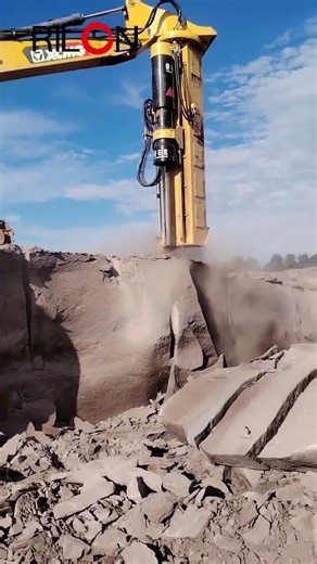 #rilonmachinery #mining #mine #quarry #exvacator