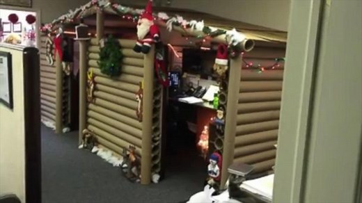 Office Cubicle Turns Into Christmas Cabin for the Holidays