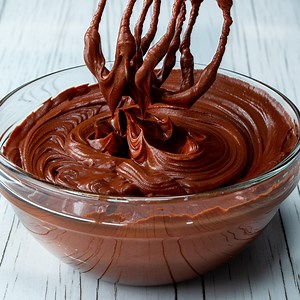 2 ingrédients et 2 minutes pour préparer la crème au chocolat la plus rapide! | Cookrate - France