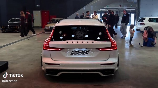 clean ass volvo #fyp #volvo #v60 #bagged @Bagged_kallax