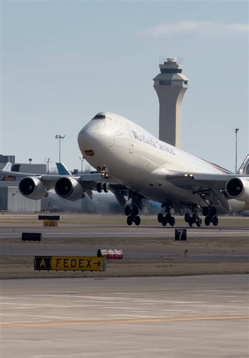 UPS 747-400 Takeoff at Louisville SDF Airport