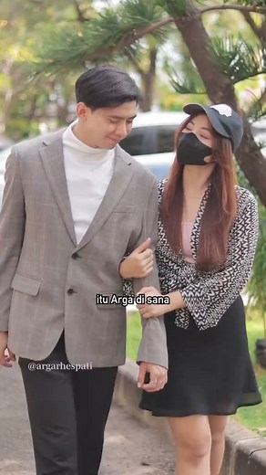 260K views · 3.9K reactions | Pacaran sama seleb susah banget! #SerialTikTok #TikTokTainment #TikTokSeries #TikTokSeriesFuture #drama #argarhespati #suneedaycreative #dramatiktok #viraltiktok #kehidupan #pacar #seleb #wartawan #cinta #dramapendek #reelsviral #fypviral #fyptiktok #nobarsinetron #xyzbca #trending #sinetron #drama | Arga Rhespati | Facebook