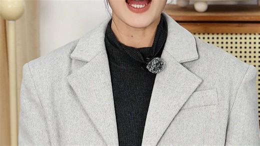 闪迪SD卡容量大、读写快，拍4K视频不卡顿，出差旅行随时存高清素材，手机摄影党必备移动素材库。