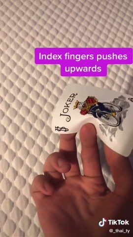 Mastering Boomerang Card Tricks: Techniques & Tips