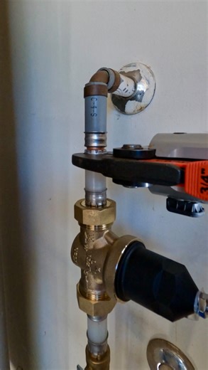 The Plumberlorian on Instagram: "Replacing a PRV on polybutylene 💦 Using PEX to poly b transition fittings and pipe to install a new pressure reducing valve and shutoff valve for a customer #plumbing #plumber #asmr #plomero #diy"