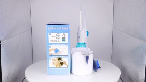 Ear Wax Removal Kit, Ear Cleaning Kits Manual Safe Ear Irrigation Flushing System, Effective Ear Cleaner Earwax Removal Kit, Ear Wax Removal Tool with Ear Basin and 10 Ear Tips