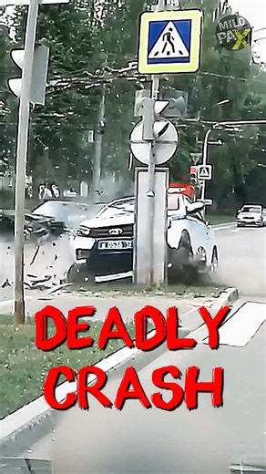 Why Should You Never Speed at Intersections? 🚦💥 Intersections are one of the most dangerous places on the road. Speeding through them leaves you no time to react if cross-traffic, pedestrians, or turning vehicles appear unexpectedly. Even with a green light, someone else could run a red or misjudge your speed. 👉 Side-impact crashes are among the deadliest — slowing down could save your life. #roadsafety #intersectioncrash #drivesafe #trafficawareness #usadrivers #canadadrivers #ukroads #austr