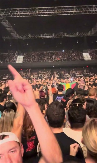 Machine Head’s BØNESCRAPER wall of death in Houston