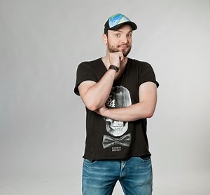 Wie versprochen: Ab März auf großer "Der Osten lacht!" -Tour 2017! 😄👌🏻 Holt euch jetzt Tickets für die Ost-Termine von #humorphob! Markiert mal wo und wann wir uns sehen! Tixx: http://www.ingmarstadelmann.de/termine 02.03. Theater Grüne Zitadelle Magdeburg 04.03. Blauer Salon Leipzig - Central Kabarett 30.03. BKA-Theater Berlin (Resttickets) 18.05. Paradies-Cafe Jena 19.05. Schauburg Filmtheater Dresden 20.05. Waschhaus Potsdam 09.06. Quatsch Comedy Club Berlin (One Night Stand) | Ingmar Stad