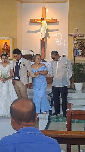 1M views · 10K reactions | After 15 years of nowhere... wala na...Come to realize that it's not Jus and Gen is the highlight of the event its the long time love affair of the father and Mother Asking permission to post po no discrimination its part of the ..... kilig lang ko藍 thanks po #nocopyrightinfringementintendedmusic #credit to the rightful owner of the music for entertainment purposes only #kuyaabner | Kuya Abner | Facebook