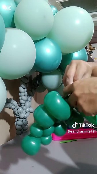 Cómo hacer una hoja en globoflexia paso a paso