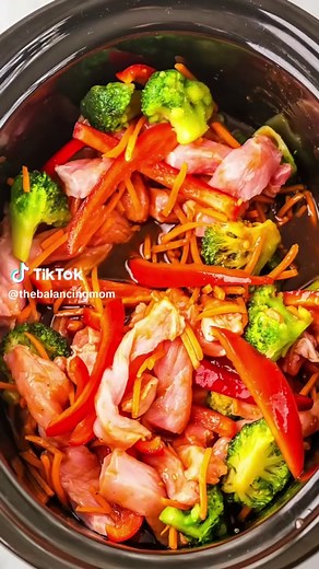 Dinner made EASY 😍🍜 Slow Cooker Pork Lo Mein is here to save your weeknight. Tender pork, saucy noodles, and zero last-minute stress—just dump it, cook it, and serve. Comment RECIPE below and I’ll send you the link 💬 for the full recipe Recipe here 🔗👉 https://balancingmotherhood.com/slow-cooker-pork-lo-mein/