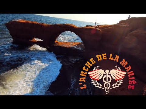 Grès Rouge, Vagues et Tendresse - Au Cœur des Éléments