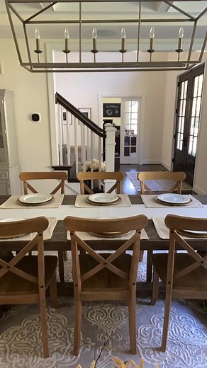 Thanksgiving Table Setting #thanksgiving2021 #thanksgivingtable #thanksgivingtabledecor #thanksgvingtablescape | Clipper City House