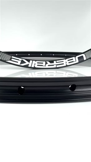 The Uberbike Trail 25 Wheelset is built for riders who want speed, strength, and reliability on every trail. ✔️ Lightweight but tough ✔️ Fast-engaging 6-pawl freehub ✔️ Tubeless-ready for lower pressures & more grip ✔️ Boost spacing for modern trail bikes ✔️ Built to handle mud, grit & all-weather riding From long XC days to technical trail sessions — these wheels deliver smooth rolling, quick acceleration, and total confidence. 🔗 Available in 27.5” & 29” 📍 Link in bio #Uberbike #Trail25 #MTB 