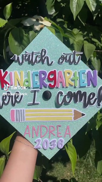 Grad cap topper! 🎓✨ #cricutprojects #gradcapdesign #preschoolgrad #gradcaptopper #diyproject #diygradcap #cricutmade #gradcapideas #watchoutkindergarten #tscraftshack #tscraftshack_