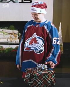 How would you rate each players' wrapping skills? | Colorado Avalanche