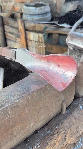 Blacksmith Skillfully Drilling and Shaping the Hollow Section of a Farm Tool ! #blacksmith #blacksmithing #metalwork #metalworking #europa #travel #craftsmanship #forging #handmade #forgeron #artisanat | Rizaldi