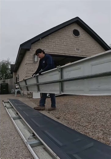 Reparación de Puertas de Garage: ¿Vale la Pena?