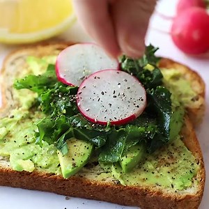 95K views · 6.4K reactions | https://www.skinnytaste.com/avocado-toast-with-lemon-and-kale/ Avocado toast with lemon and kale is an easy, healthy breakfast or lunch that takes about 5 minutes to make! | Skinnytaste | Facebook