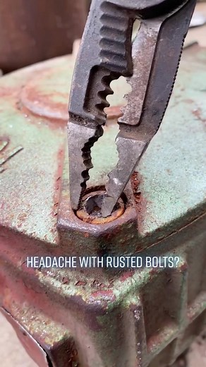 Best Ways to Loosen Rusted Screws Easily