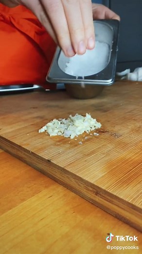 Garlic Dicing Masterclass: How to Perfectly Dice Garlic for Purée