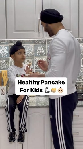 Amrit Pal Singh | Fat Loss Coach | Natural Diet | Mindset on Instagram: "Healthy Pancake For Kids 🦾🥞👶🏻 Ingredients✅ 1. Banana✔️ 2. Oat flour✔️ 3. Whey protein✔️ 4. Elaichi powder✔️ 5. Baking powder✔️ 6. Milk✔️ 7. Desi ghee✔️ 8. Honey✔️ 9. Homemade fruit jam✔️ #kids #pancakes #recipe #homemade #fun #healthy"