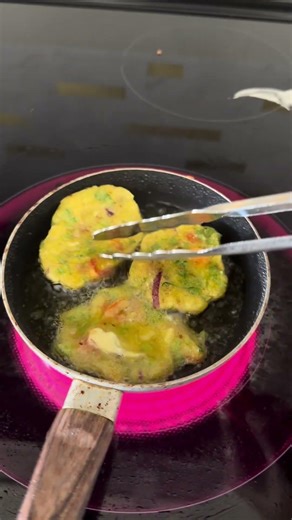 How to Make Pakauda | Crispy Nepali Fritters Recipe | Easy & Delicious