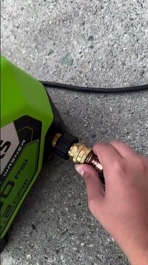 Level up your pressure washing setup with the SurfaceMaxx Pro Quick-Connect Kit! 🚀