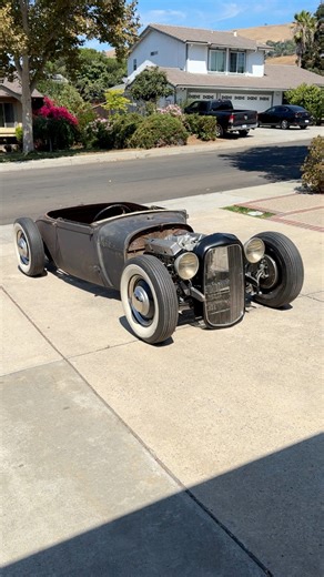 New hubcaps for the ‘28 model a build #Lnspltblvd #hotrod #fordmodela | Lnspltblvd