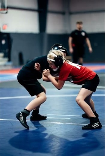 10 Year Old Boy vs Girl Serious Youth Grappling Match - boy girl wrestling grappling boy v/s girl