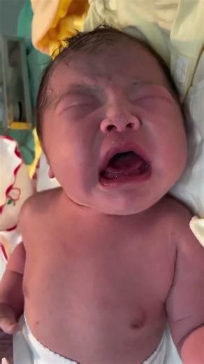 cute baby reaction #shortvideo #tranding #shorts #trend #baby #nicu #pregnancy #youtube #shortvideo