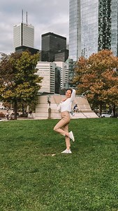 32K views · 8.9K reactions | Save and follow @image.inspirer for more tips #curvy #curvygirlfashion #curvypose #pose #poseprafoto | Yana Barducov | Facebook